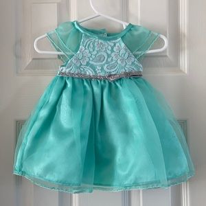 👗 3/$25 - NWT Baby girl Newberry dress (size 6 months)